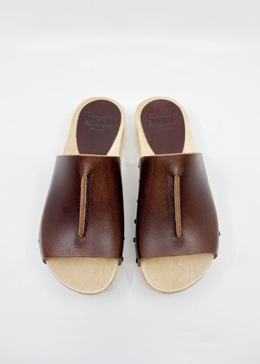 Center Seam Low Wedge Clog